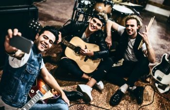 looking for bandmates